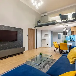 exclusive-new-york-residence-in-the-hearth-of-budapest.inbudapesthotels.com/
