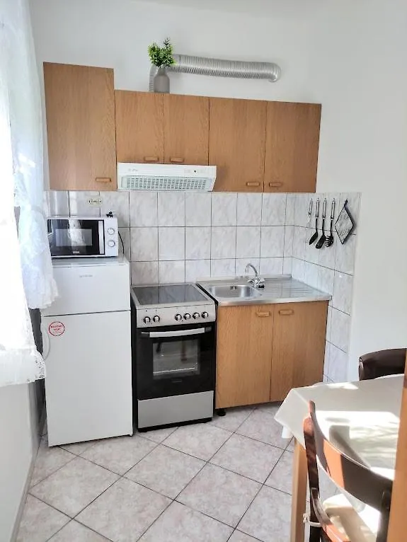 Apartmani Mila A1 & A2 & 3 Trogir 0*,  Croatia