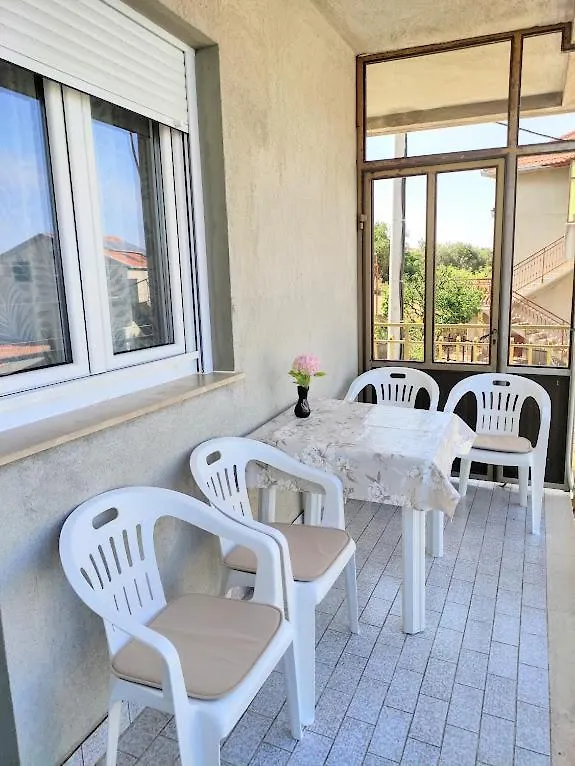 Apartment Apartmani Mila A1 & A2 & 3 Trogir Croatia